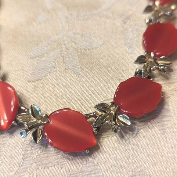 Vintage Red Moonglow Thermoset Panel Link Necklace Mid Century Gold Tone EUC - Picture 4 of 7